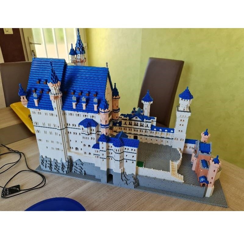 Lezi LZ8020 Neuschwanstein Castle